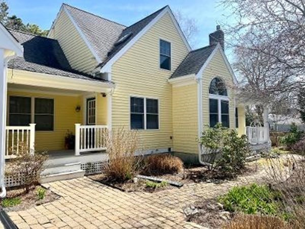 55 Pond Circle Mashpee, MA 02649 - Photo 5 of 30