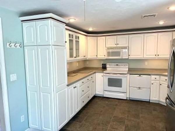 55 Pond Circle Mashpee, MA 02649 - Photo 9 of 30