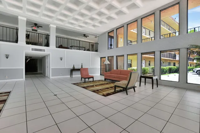 $179,900 | 9273 Southwest 8th Street, Unit 311, Boca Raton, FL 33428