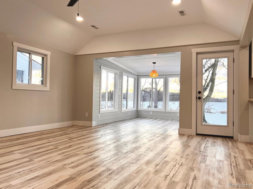7187 North Seymour Road Flushing, MI 48433 - Photo 3 of 16