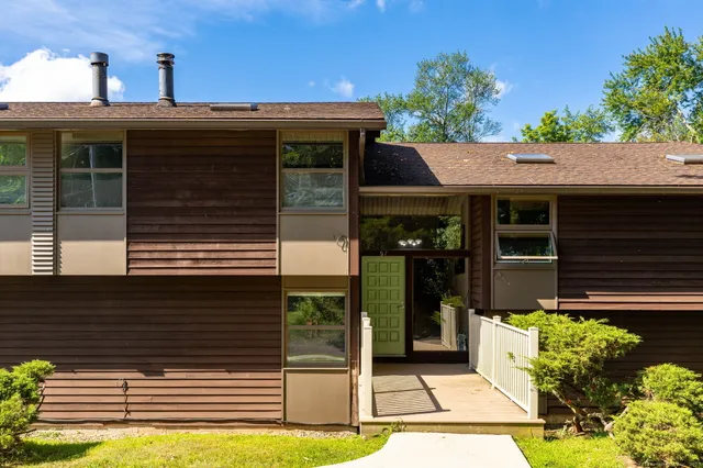 $190,000 | 91 C Country Squire Drive, Unit 91C, Cromwell, CT 06416