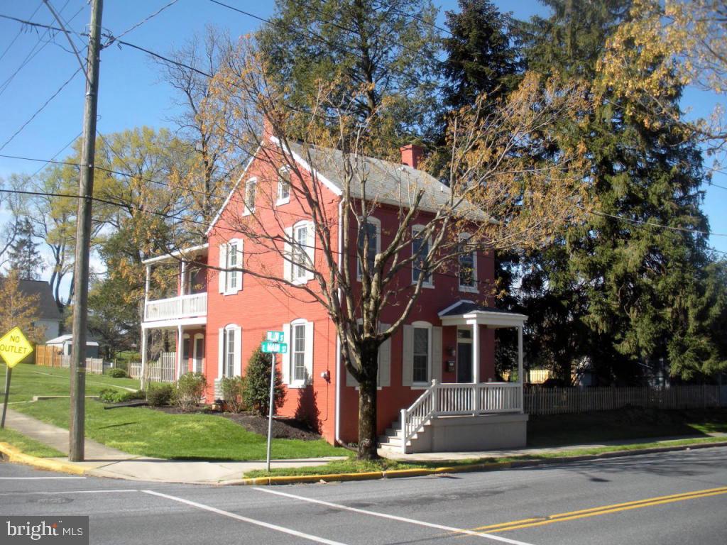 334 East Main Street Lititz, PA 17543 - Photo 2 of 26
