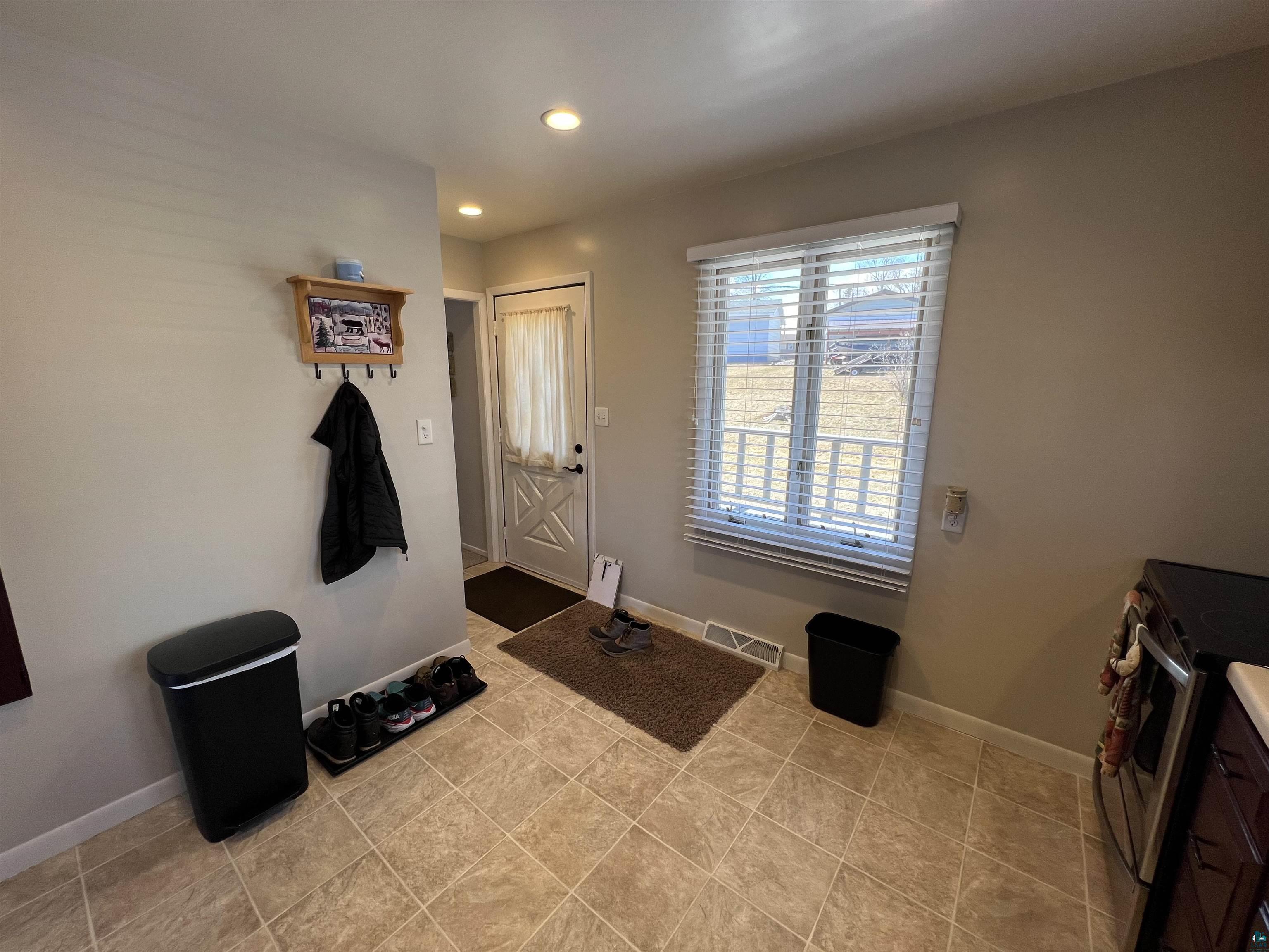 18 Field Road Silver Bay, MN 55614 - Photo 4 of 25 Gallery Image 4