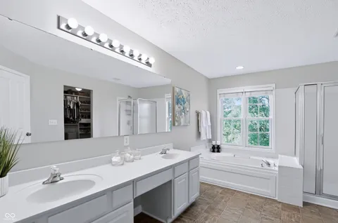 $735,000 | 8765 Lily Court, Zionsville, IN 46077