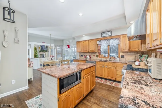 $679,000 | 1 Donna Lynn Terrace, Vernon, NJ 07461