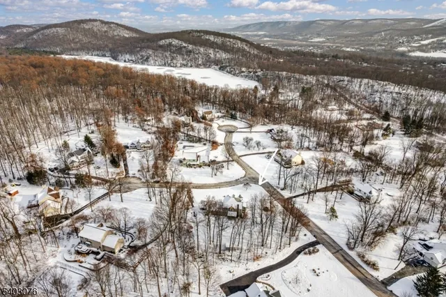 $679,000 | 1 Donna Lynn Terrace, Vernon, NJ 07461