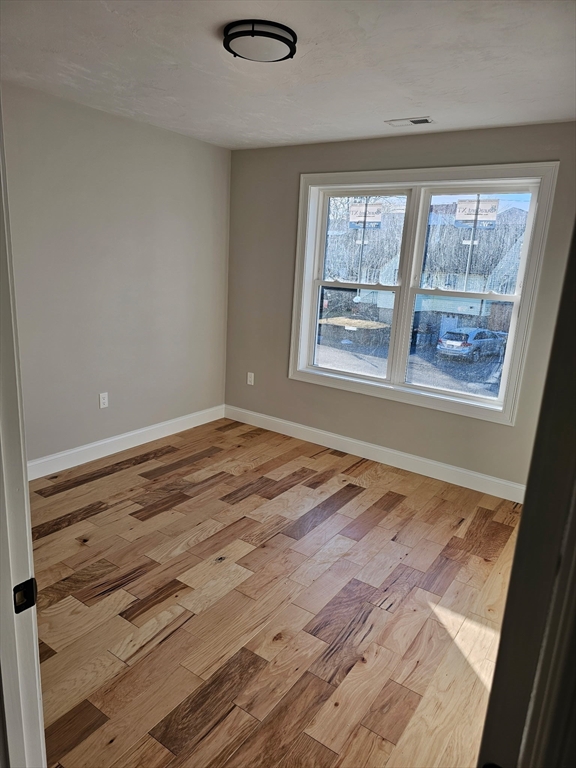 12 Benham Street Worcester, MA 01604 - Photo 5 of 10