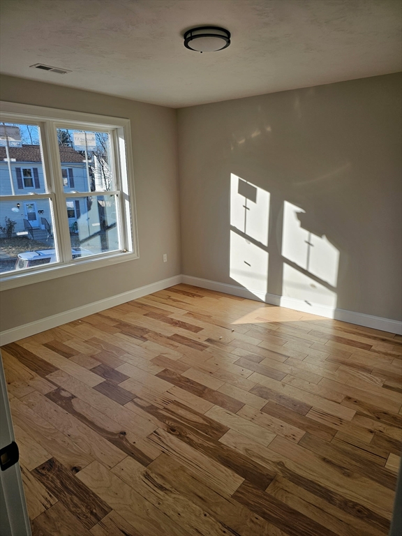 12 Benham Street Worcester, MA 01604 - Photo 8 of 10