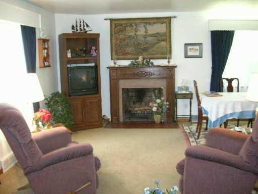 725 Cascade Road Forest Hills, PA 15221 - Photo 2 of 7 Gallery Image 2