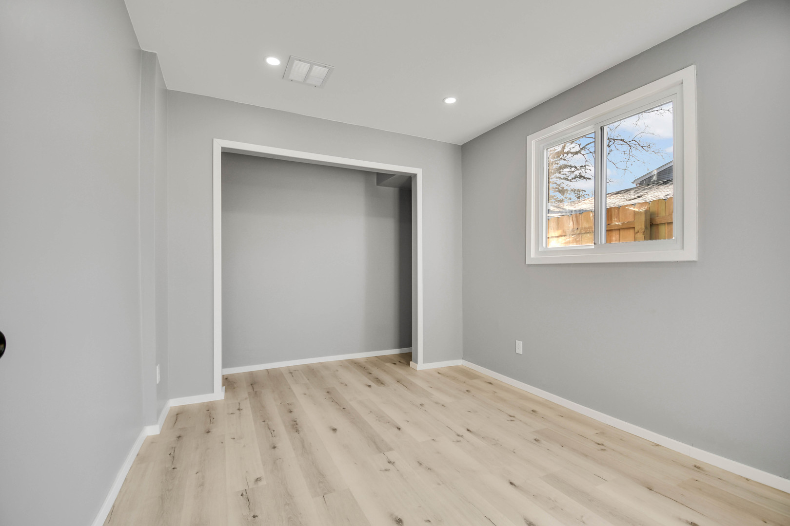 3813 Morgan Street Steger, IL 60475 - Photo 15 of 23 an empty room with a window