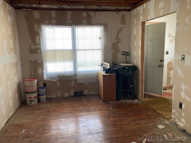 8442 Central Street Center Line, MI 48015 - Photo 9 of 19