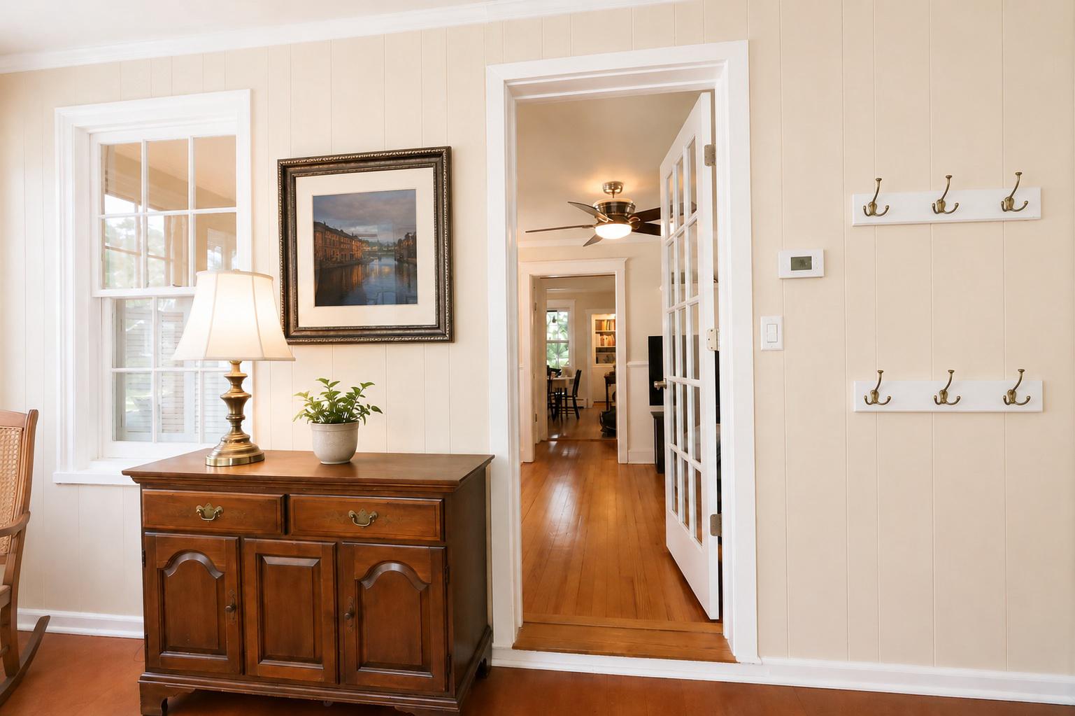 15 East Walnut Street Alexandria, VA 22301 - Photo 5 of 77 Entryway from sun porch to Living Room