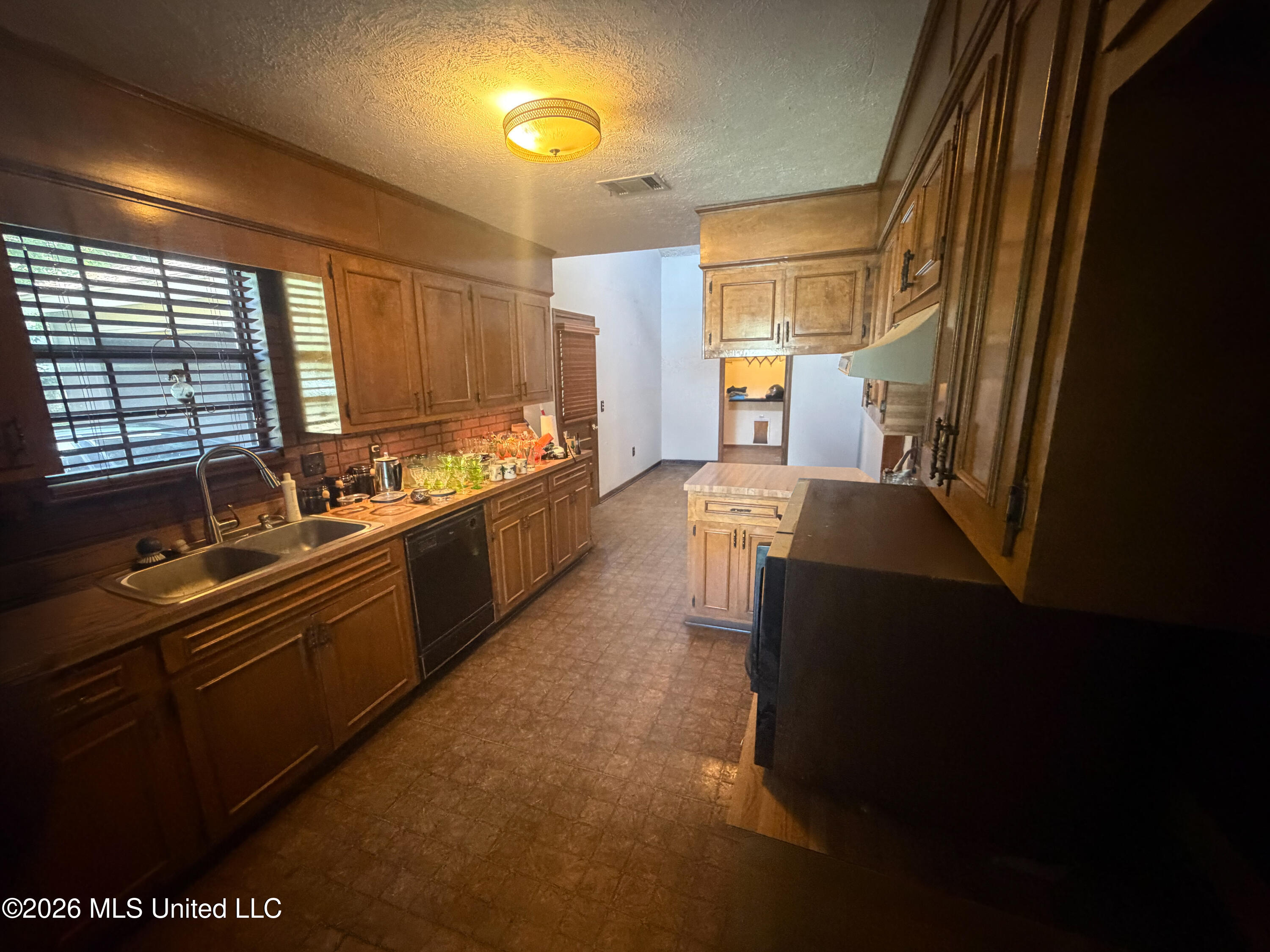 328 Longmeadow Court Ridgeland, MS 39157 - Photo 2 of 20 IMG_4209