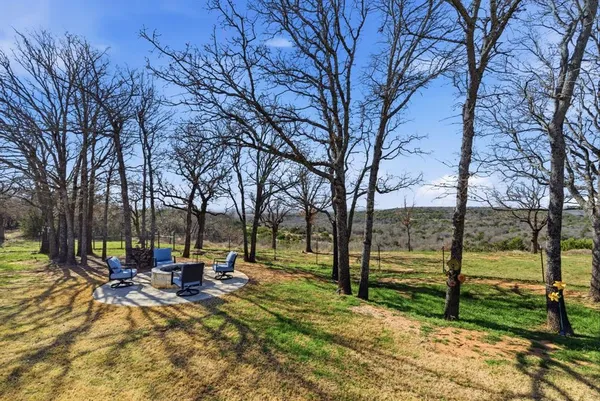 $2,500,000 | 30875 North Us Highway, Lipan, TX 76462