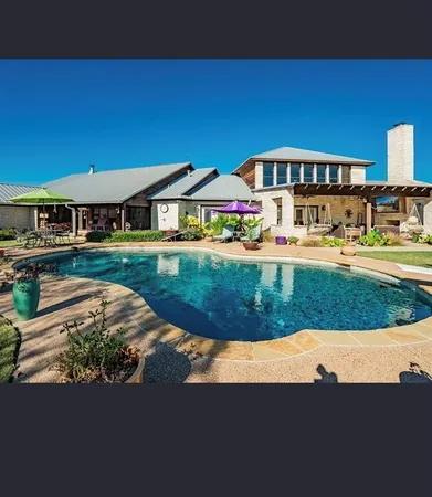 $2,500,000 | 30875 North Us Highway, Lipan, TX 76462