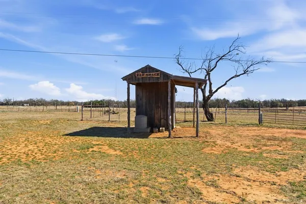 $2,500,000 | 30875 North Us Highway, Lipan, TX 76462