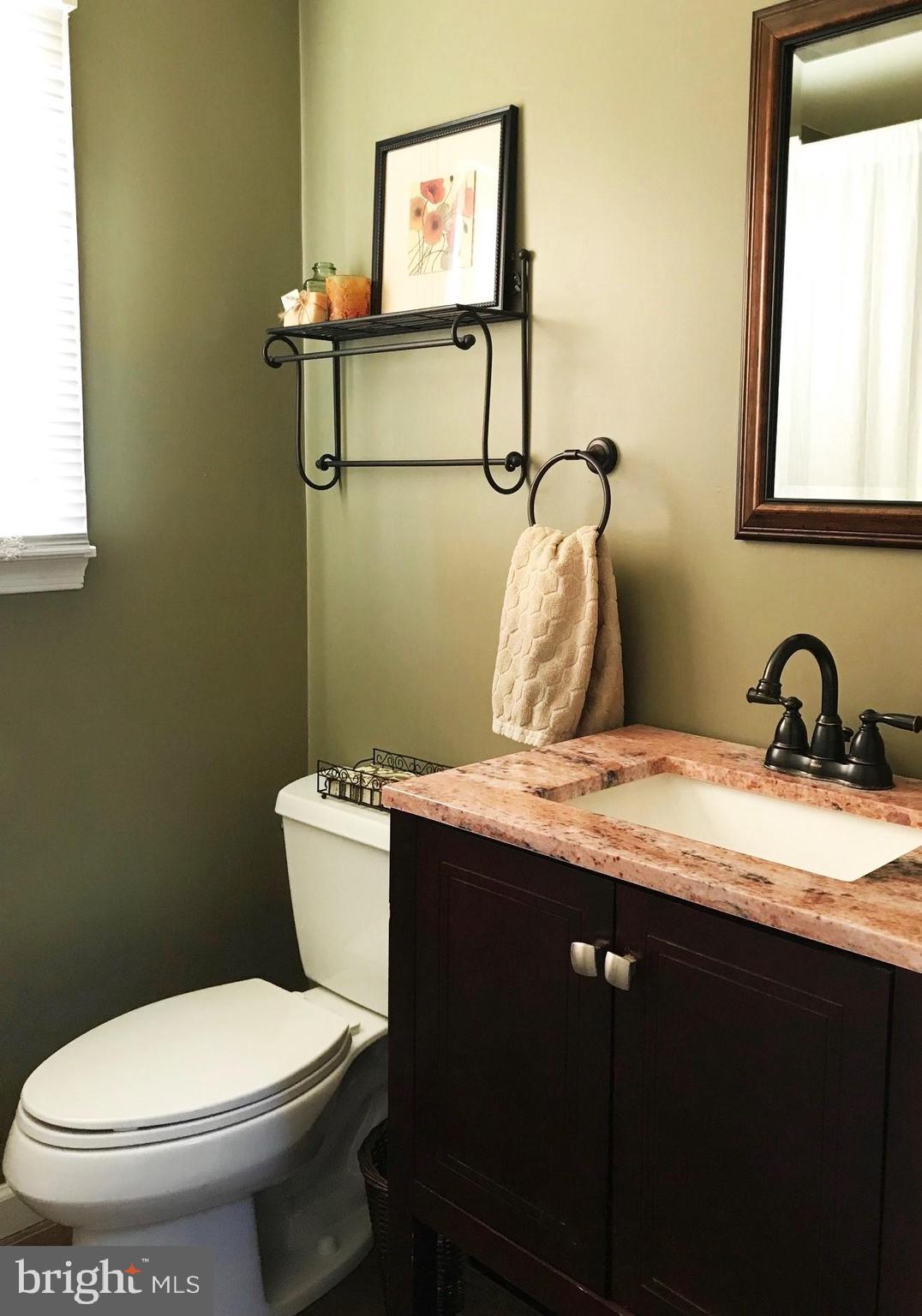 456 Maplewood Road Springfield, PA 19064 - Photo 14 of 30 Newer Full Bath on Main Level