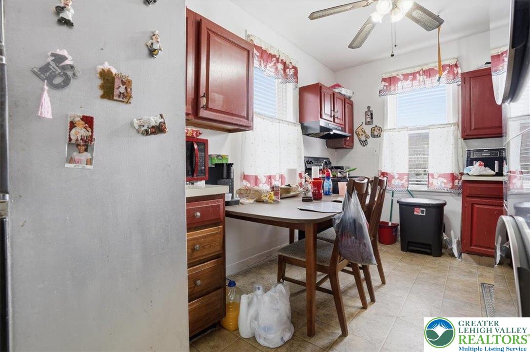 921 Broadway Fountain Hill, PA 18015 - Photo 23 of 93