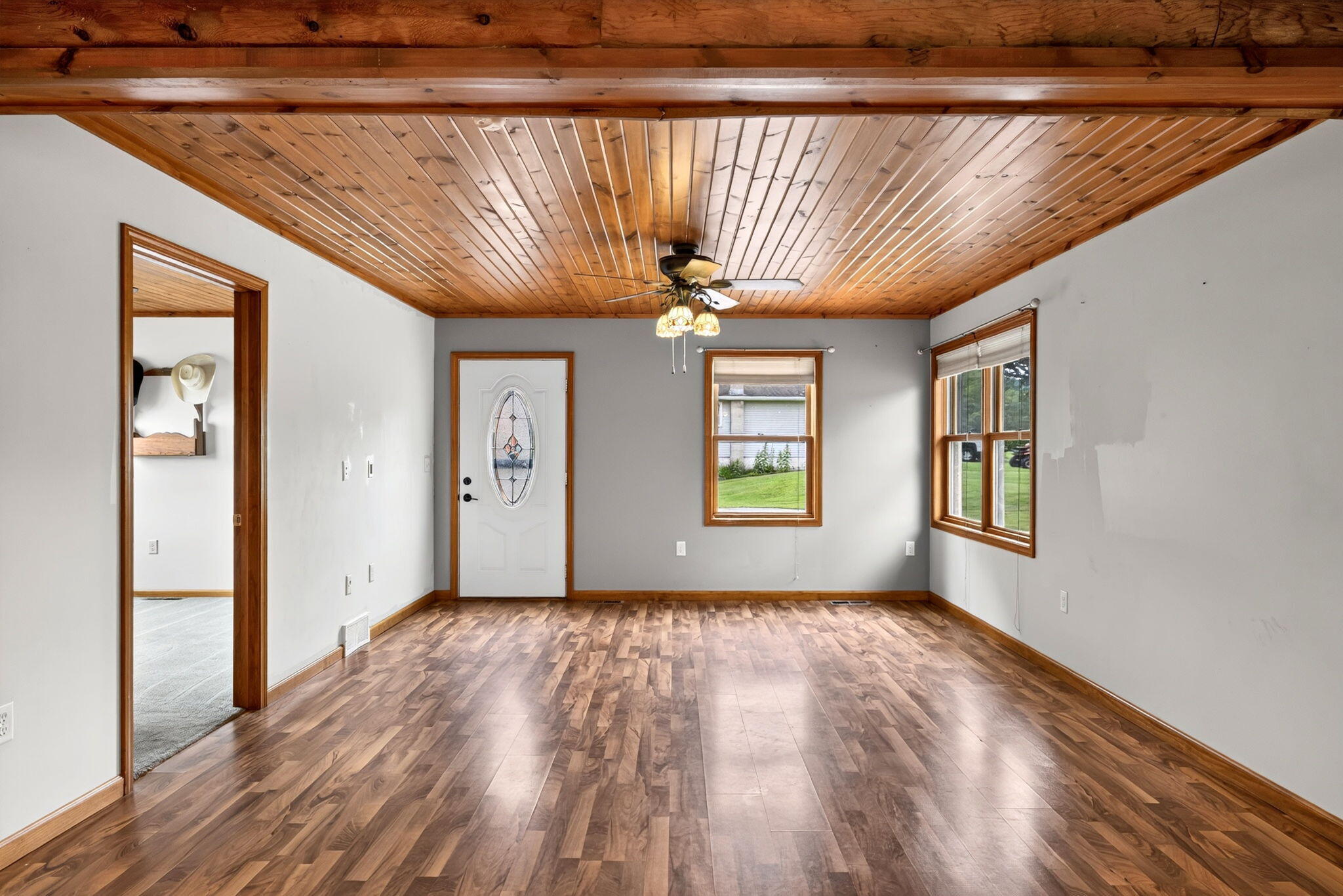 565 Beckman Road La Crescent, MN 55947 - Photo 8 of 50 Living room