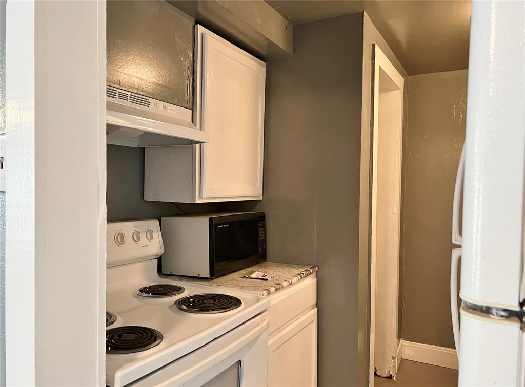 305 South Preston Street, Unit B Ennis, TX 75119 - Photo 6 of 10