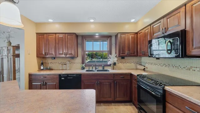 $400,000 | 900 13th Avenue Southwest, Willmar, MN 56201