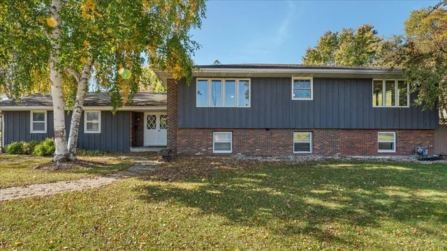 $400,000 | 900 13th Avenue Southwest, Willmar, MN 56201