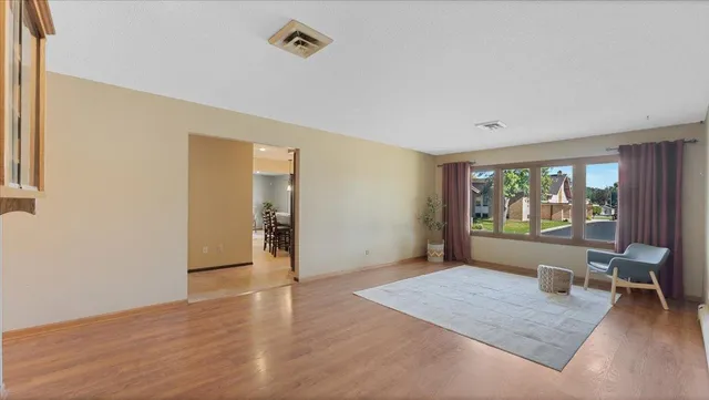 $400,000 | 900 13th Avenue Southwest, Willmar, MN 56201