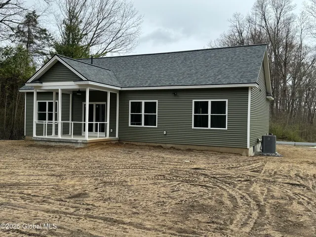 $499,900 | 8 Wynnefield Drive, Moreau, NY 12803