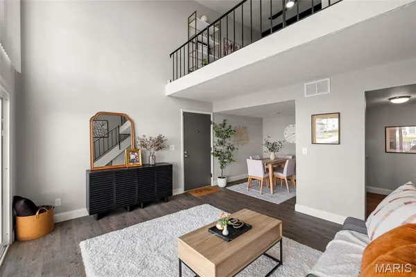 $155,900 | 1084 Mersey Bend Drive, Unit F, St. Louis, MO 63129