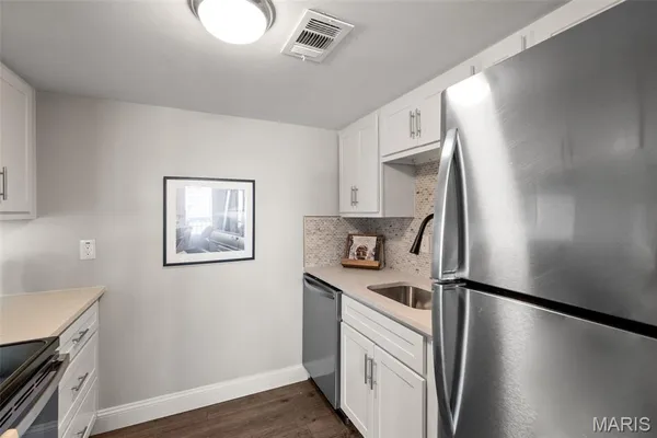 $155,900 | 1084 Mersey Bend Drive, Unit F, St. Louis, MO 63129