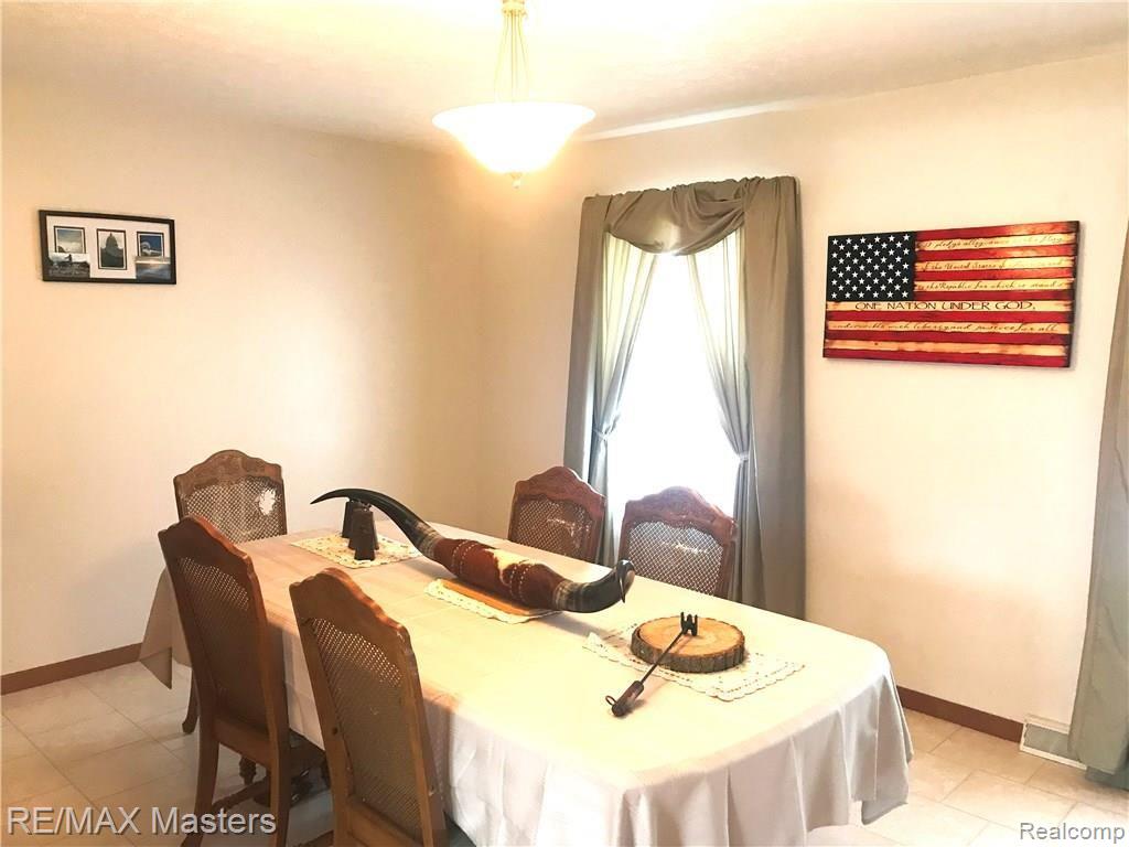 23205 Merriman Road New Boston, MI 48164 - Photo 14 of 49 Dining Room