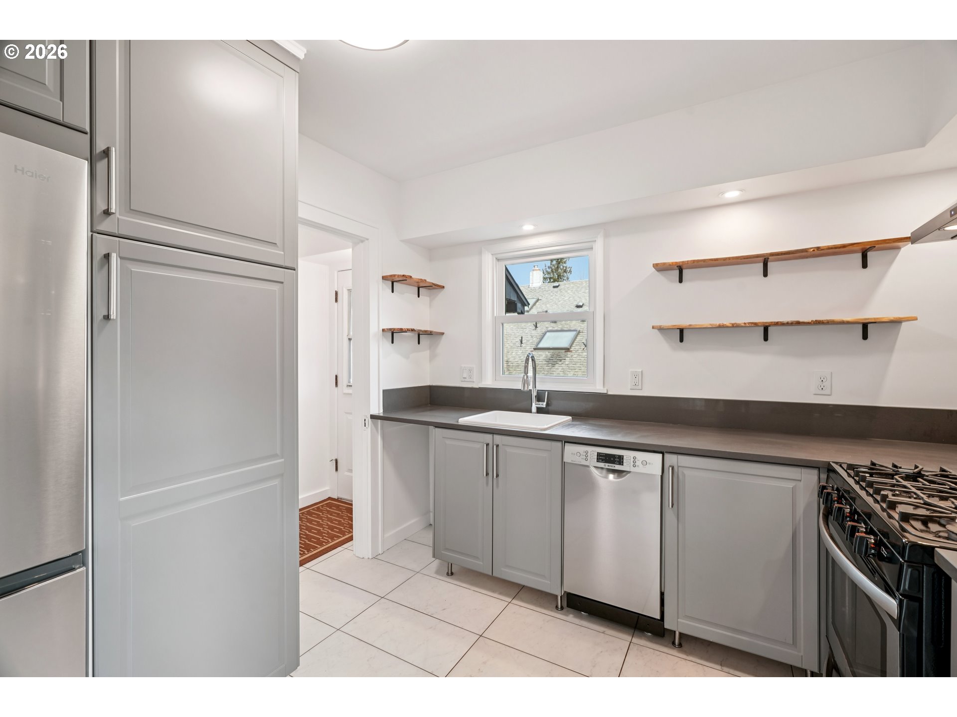 3825 Northeast 75th Avenue Portland, OR 97213 - Photo 12 of 40