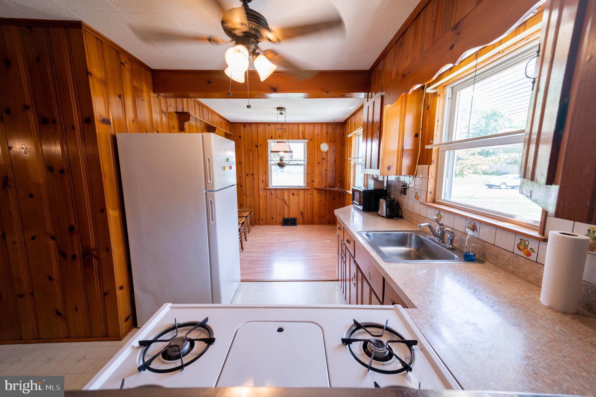 8 Warwick Road Stratford, NJ 08084 - Photo 19 of 34