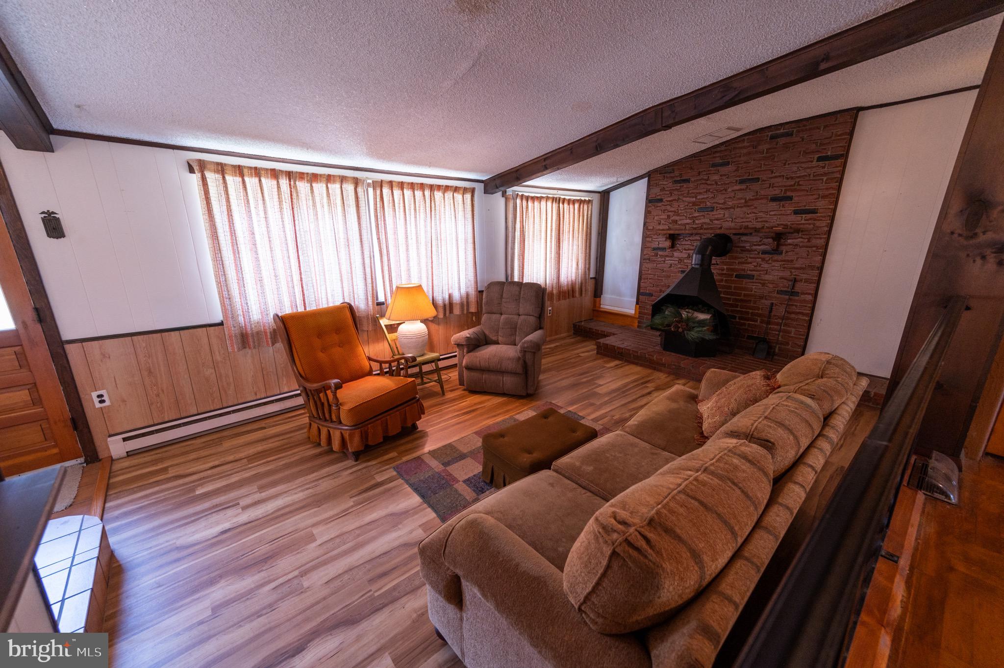 8 Warwick Road Stratford, NJ 08084 - Photo 3 of 34