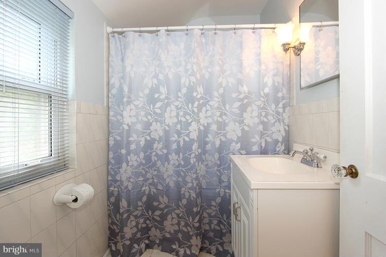3 Lauer Terrace Silver Spring, MD 20901 - Photo 20 of 26 Bath