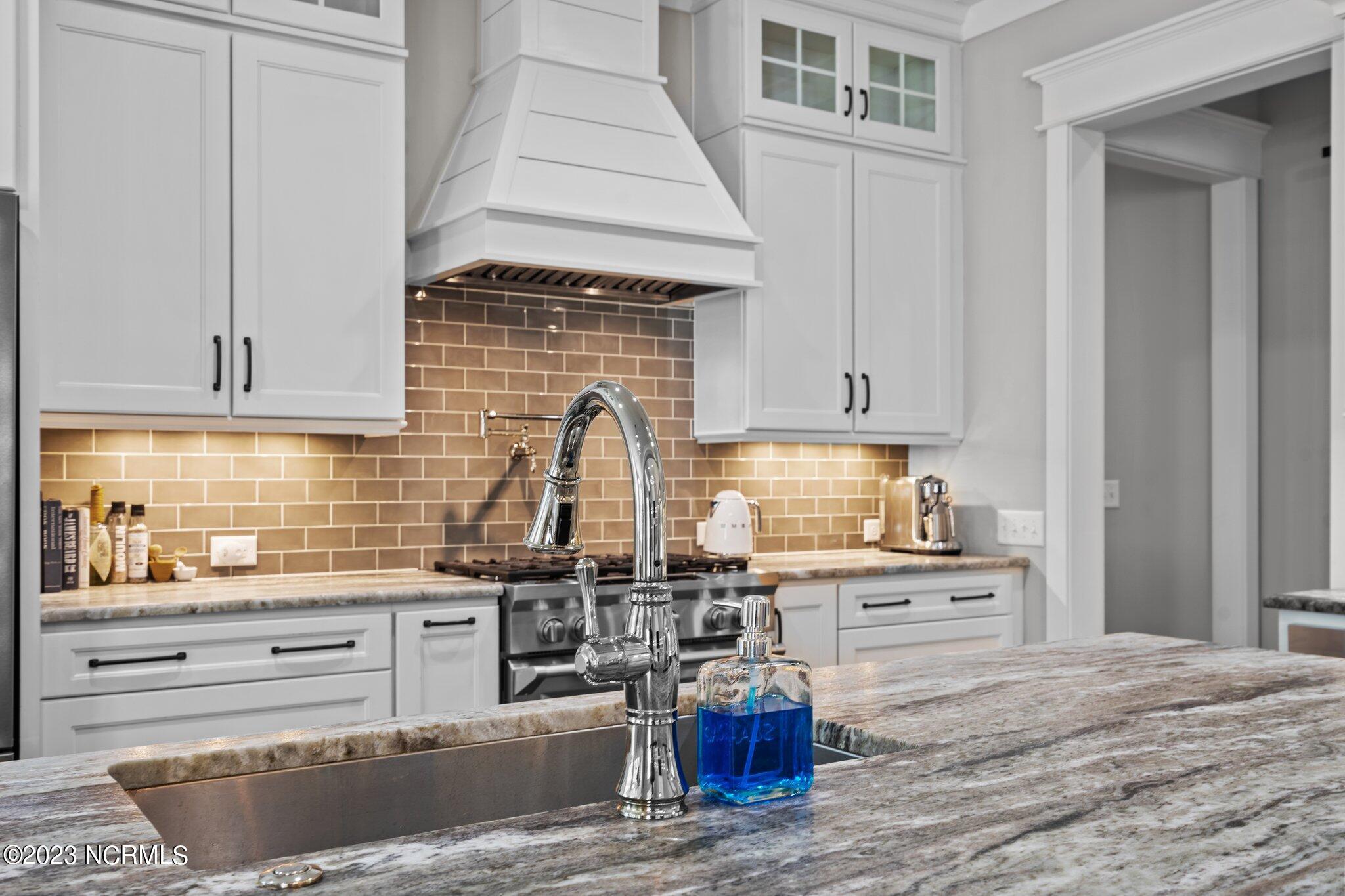 448 Whitebridge Road Hampstead, NC 28443 - Photo 36 of 139 Leathered Granite Countertops