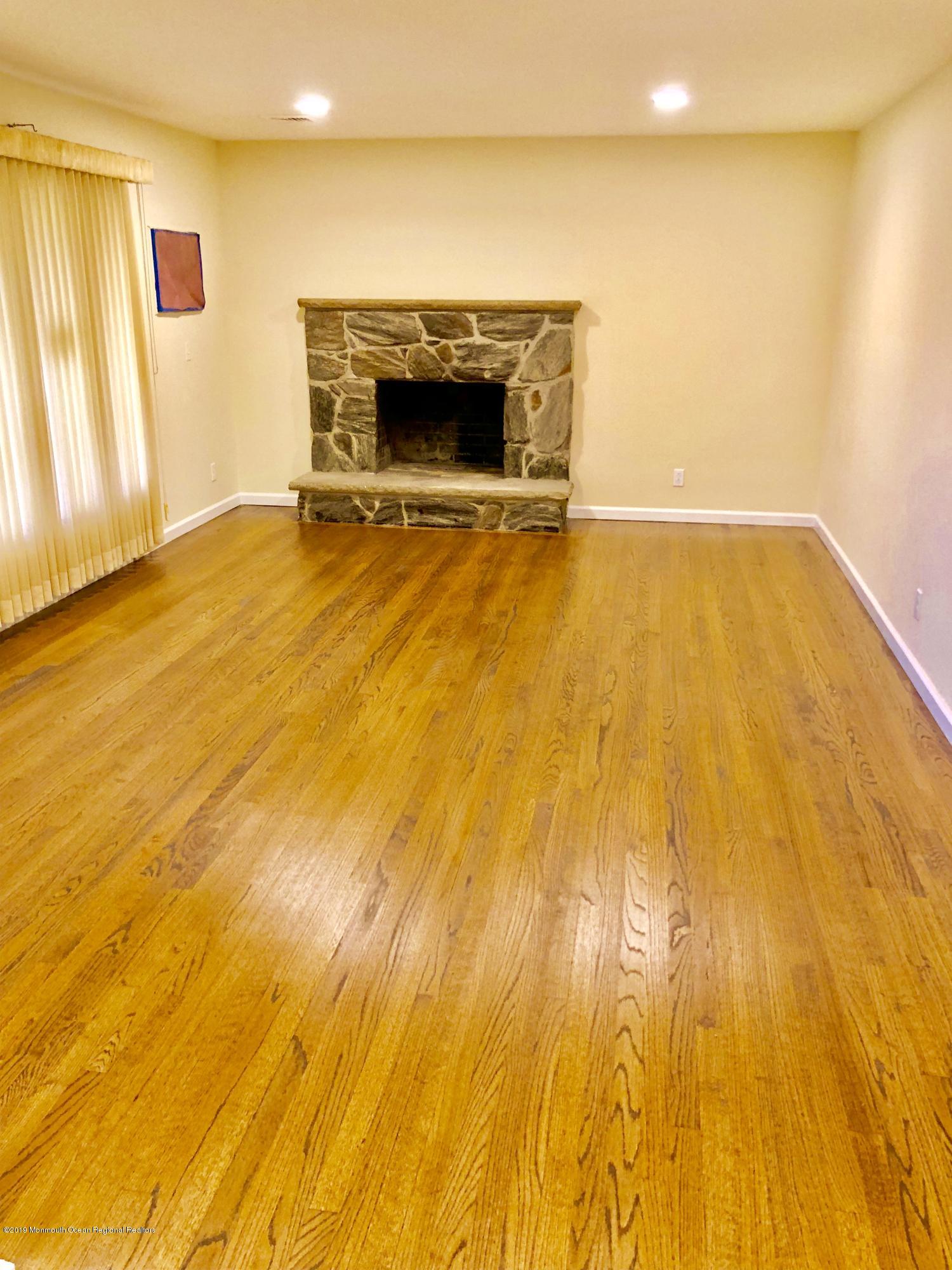 266 Locust Avenue Howell, NJ 07731 - Photo 3 of 21 Living Room