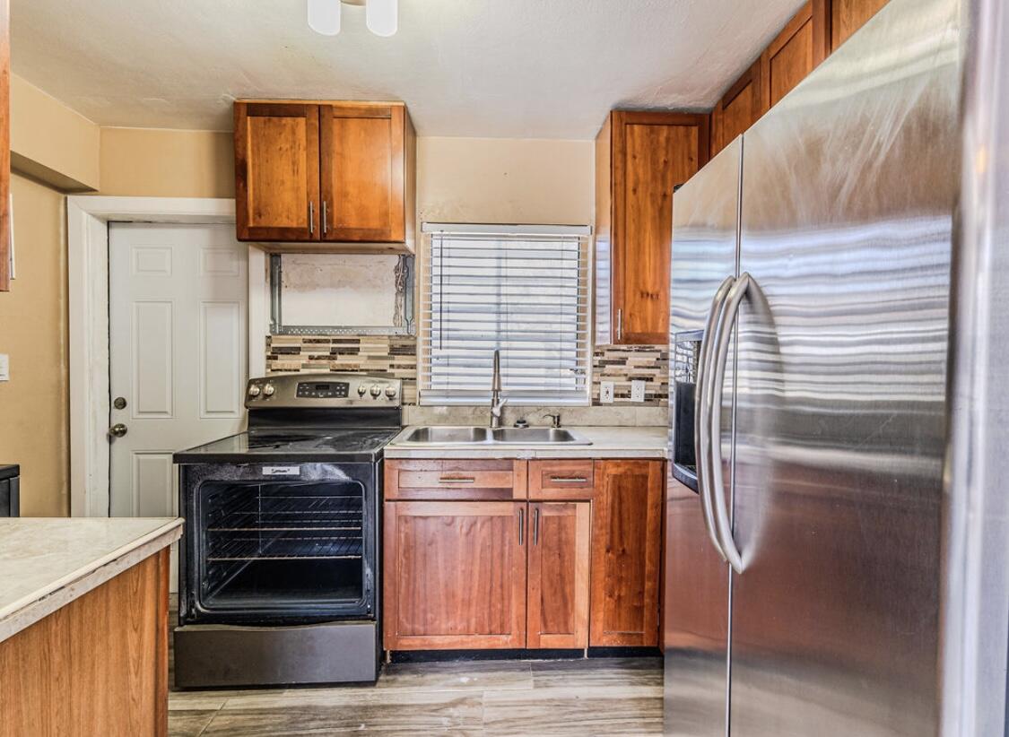 112 West 34th Street, Unit 1 2 Riviera Beach, FL 33404 - Photo 26 of 42 Kitchen - Unit 2