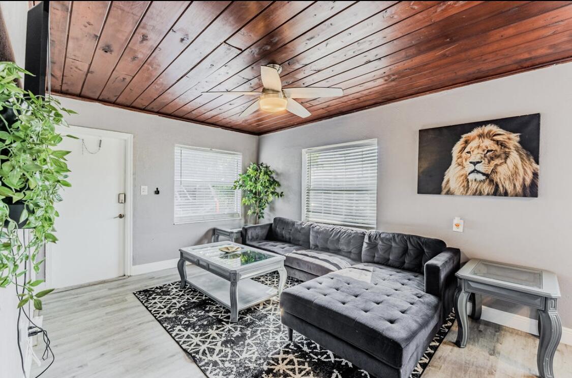 112 West 34th Street, Unit 1 2 Riviera Beach, FL 33404 - Photo 4 of 42 Living Room - Unit 1