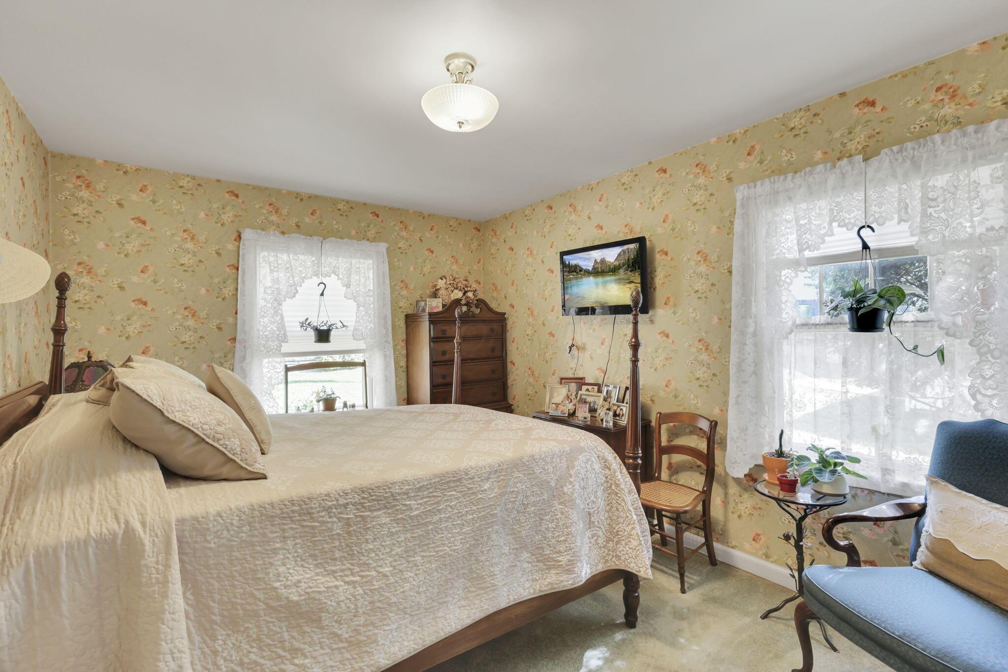545 Frederick Street Lancaster, OH 43130 - Photo 18 of 45 1st floor bedroom