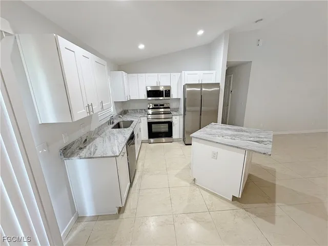 $1,799 | 210 Manatee Street, Fort Myers, FL 33913