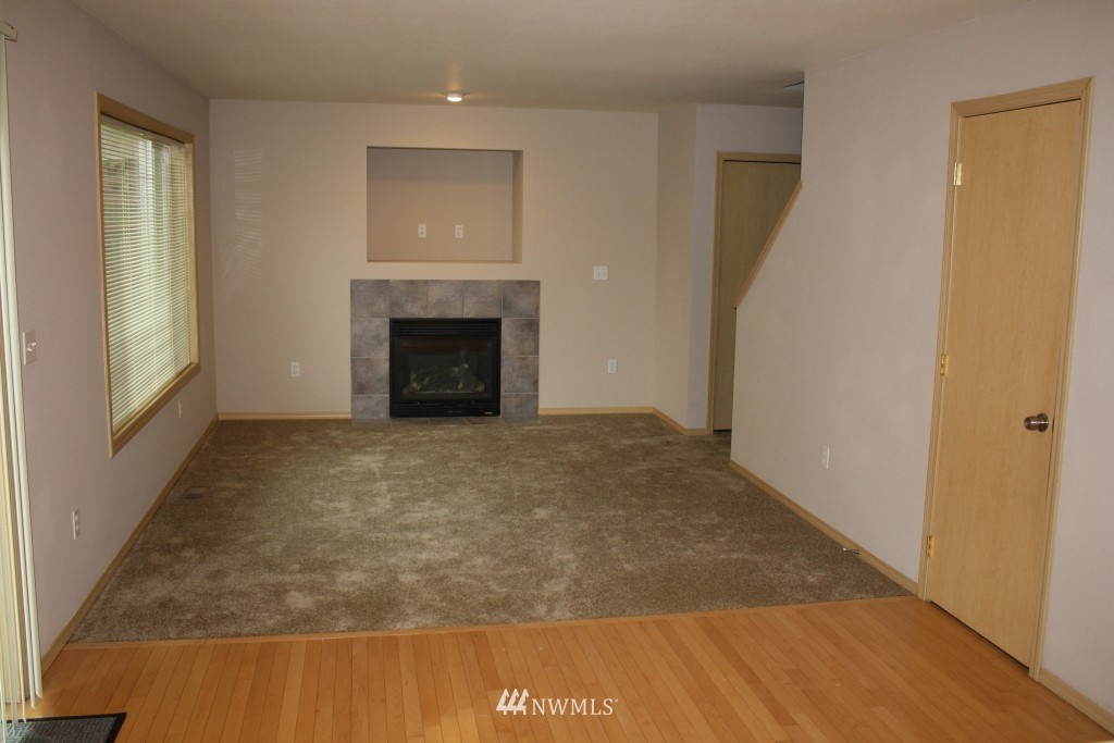 18469 114th Avenue Southeast Renton, WA 98055 - Photo 4 of 12