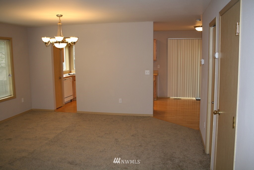 18469 114th Avenue Southeast Renton, WA 98055 - Photo 5 of 12
