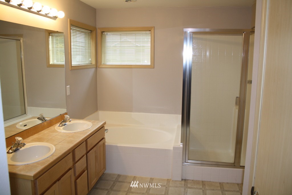 18469 114th Avenue Southeast Renton, WA 98055 - Photo 8 of 12