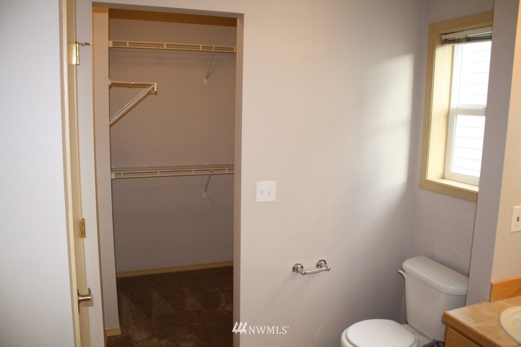 18469 114th Avenue Southeast Renton, WA 98055 - Photo 9 of 12