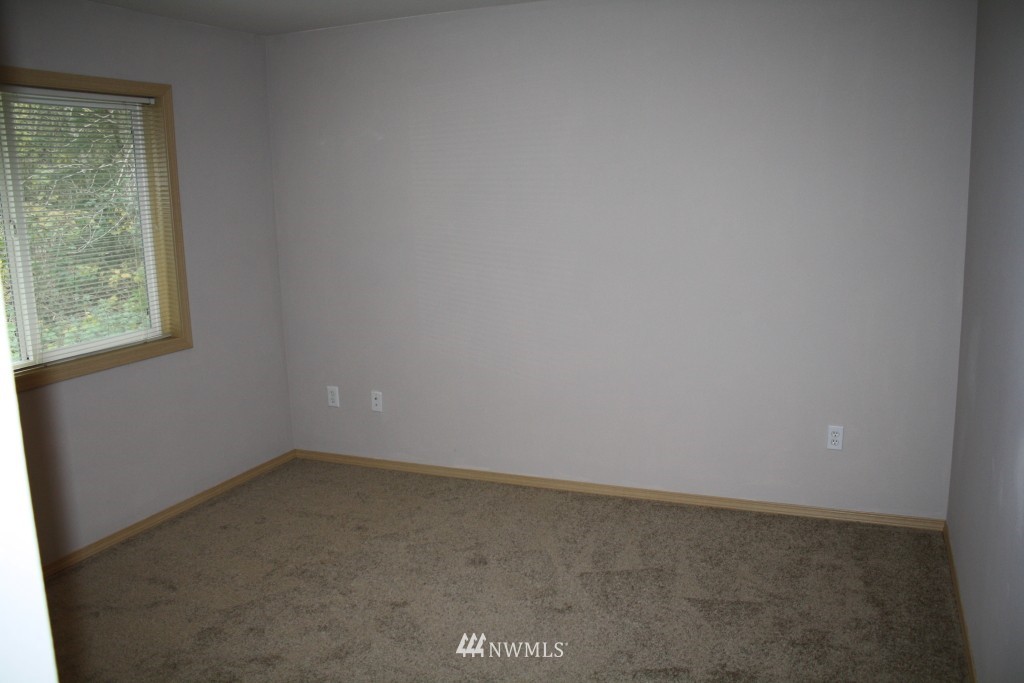 18469 114th Avenue Southeast Renton, WA 98055 - Photo 10 of 12