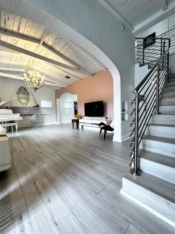 $20,000 | 3470 Sheridan Avenue, Miami Beach, FL 33140