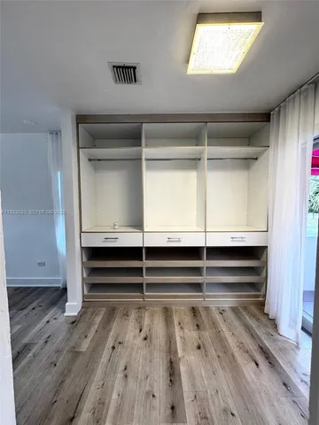 $20,000 | 3470 Sheridan Avenue, Miami Beach, FL 33140