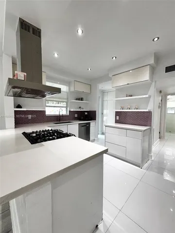 $20,000 | 3470 Sheridan Avenue, Miami Beach, FL 33140