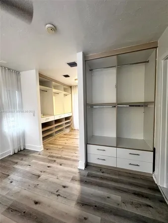 $14,000 | 3470 Sheridan Avenue, Miami Beach, FL 33140